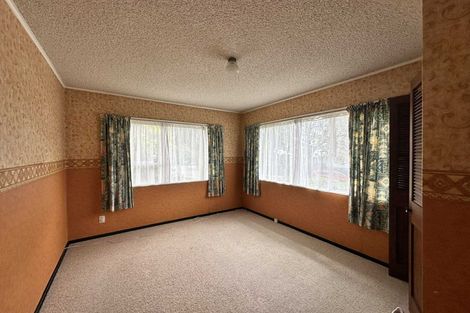 Photo of property in 1 Bishops Glen, Tawa, Wellington, 5028