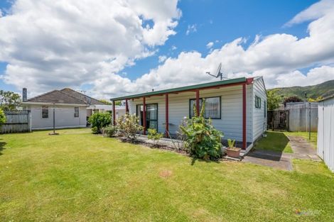 Photo of property in 33 Fairfield Avenue, Fairfield, Lower Hutt, 5011