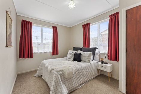 Photo of property in 15 Burcham Street, Taita, Lower Hutt, 5011