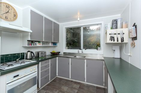 Photo of property in 23 Bromley Place, Westown, New Plymouth, 4310