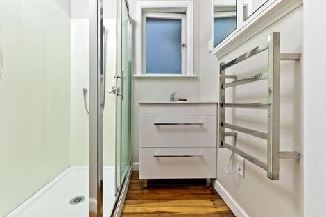 Photo of property in 1/123 Millbrook Road, Sunnyvale, Auckland, 0612