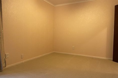 Photo of property in 5 Kookaburra Place, Botany Downs, Auckland, 2010