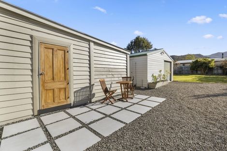 Photo of property in 38 Daniell Street, Featherston, 5710