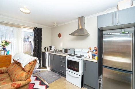 Photo of property in 2a Burrows Place, Frankton, Hamilton, 3204