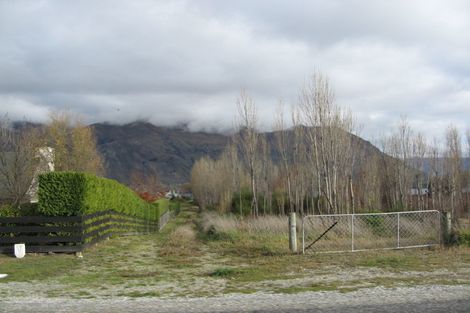 Photo of property in 266 Beacon Point Road, Wanaka, 9305