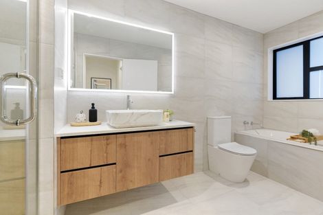 Photo of property in 35a Corunna Road, Milford, Auckland, 0620