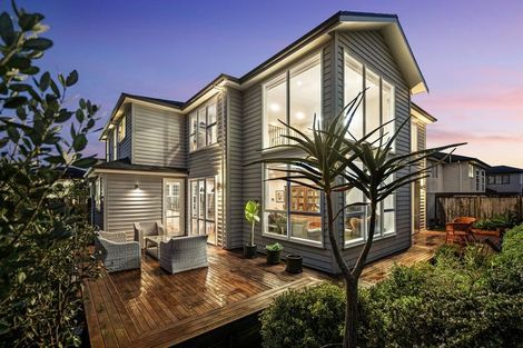 Photo of property in 6 Taraire Place, Orewa, 0931