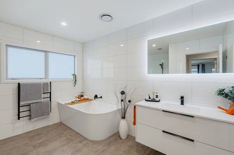 Photo of property in 18 Petrel Close, Paraparaumu Beach, Paraparaumu, 5032