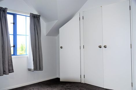 Photo of property in 2/19a Heathglen Place, Bayview, Auckland, 0629