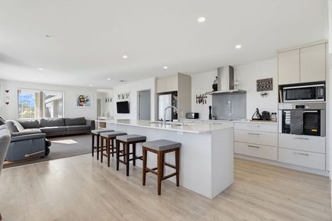 Photo of property in 5 Tavarnya Way, Patumahoe, Pukekohe, 2679