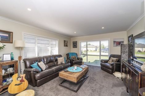 Photo of property in 1 Madison Street, Carterton, 5713