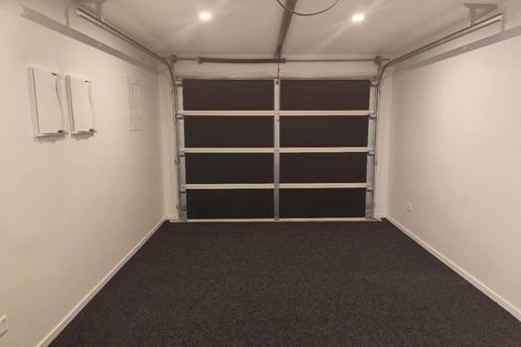 Photo of property in 8/107 Hobsonville Road, West Harbour, Auckland, 0618