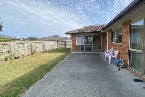 Photo of property in 106a Simpson Road, Henderson Valley, Auckland, 0614