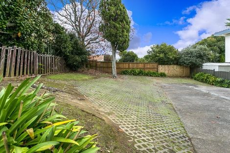 Photo of property in 2/4 Coronation Road, Glenfield, Auckland, 0627