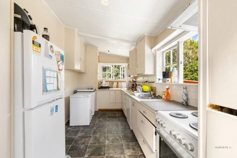 Photo of property in 17 Awaroa Road, Sunnyvale, Auckland, 0612