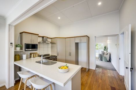 Photo of property in 111 Wellesley Road, Napier South, Napier, 4110