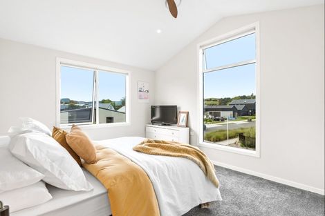 Photo of property in 6 Maeha Drive, Matakana, 0985