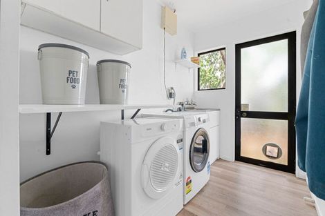 Photo of property in 393 Kahikatea Drive, Dinsdale, Hamilton, 3204