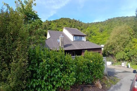 Photo of property in 70a Amapur Drive, Khandallah, Wellington, 6035