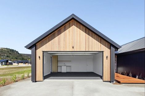 Photo of property in 14 Moonstone Street, Albert Town, Wanaka, 9305