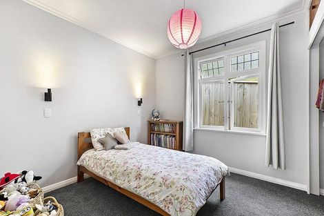 Photo of property in 94 Parkvale Road, Karori, Wellington, 6012