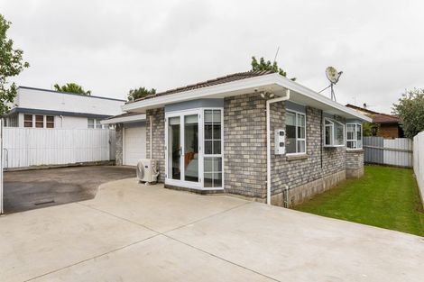 Photo of property in 2/45 Great South Road, Papakura, 2110