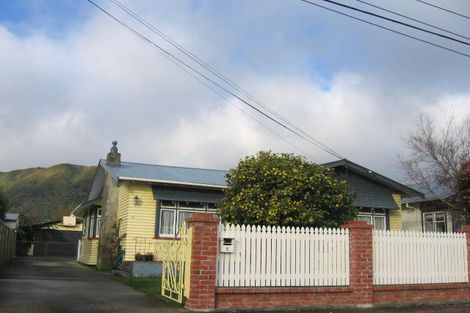 Photo of property in 5 Moana Grove, Waiwhetu, Lower Hutt, 5010