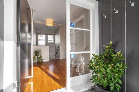 Photo of property in 1/7 Arahia Street, Northcote, Auckland, 0627