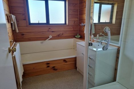 Photo of property in 104 Waller Street, Murchison, 7007