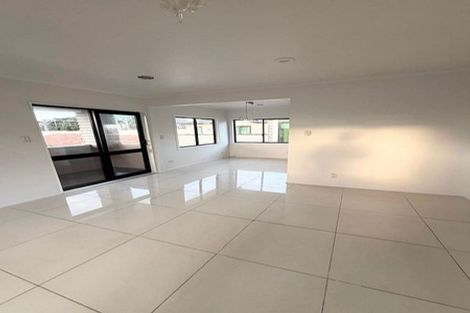 Photo of property in 38 Kenderdine Road, Papatoetoe, Auckland, 2025