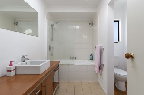 Photo of property in 70 Hinewa Road, Otumoetai, Tauranga, 3110