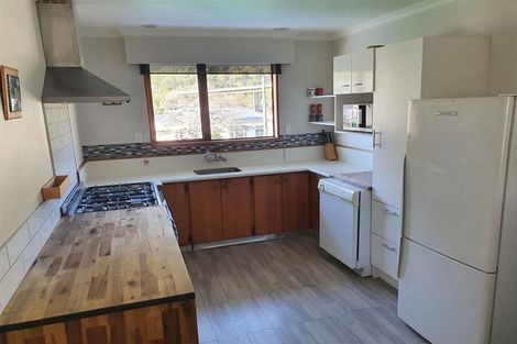 Photo of property in 73 Devon Street, Picton, 7220