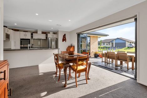 Photo of property in 26 Key West Drive, One Tree Point, 0118