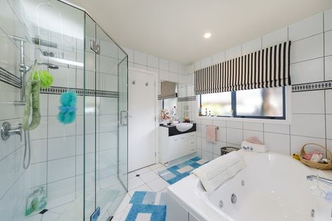 Photo of property in 64 Royal Oak Drive, Kelvin Grove, Palmerston North, 4414