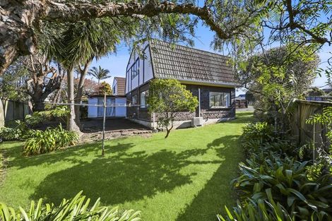 Photo of property in 2/33 Curacao Place, Half Moon Bay, Auckland, 2012