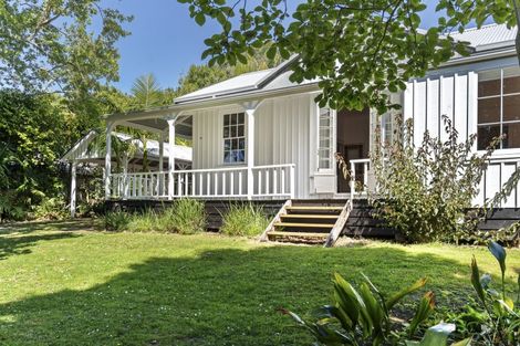 Photo of property in 90 Pendarves Street, New Plymouth, 4310