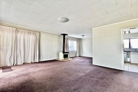 Photo of property in 1 Mark Edward Drive, Half Moon Bay, Auckland, 2012