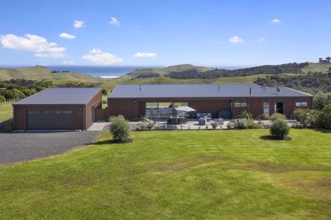 Photo of property in 812 Ruapuke Road, Raglan, 3296