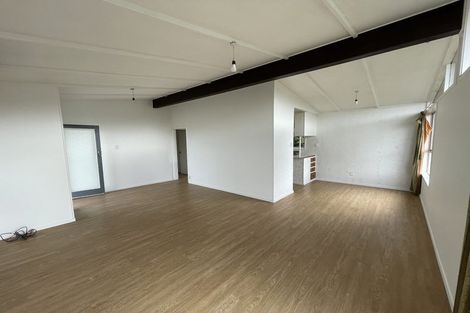 Photo of property in 1 Hewlett Road, Massey, Auckland, 0614