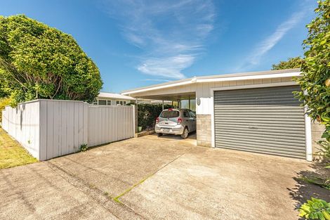 Photo of property in 26 Selwyn Crescent, College Estate, Whanganui, 4500