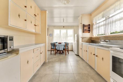 Photo of property in 9 Ludlow Terrace, Totara Vale, Auckland, 0627