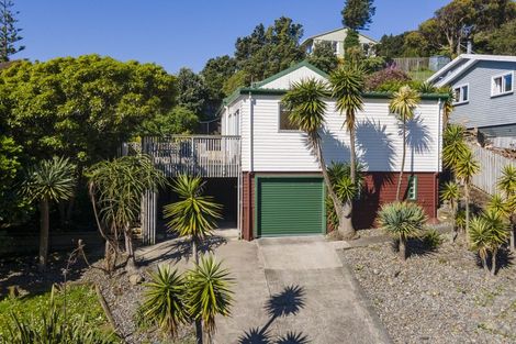 Photo of property in 1 The Spinney, Titahi Bay, Porirua, 5022