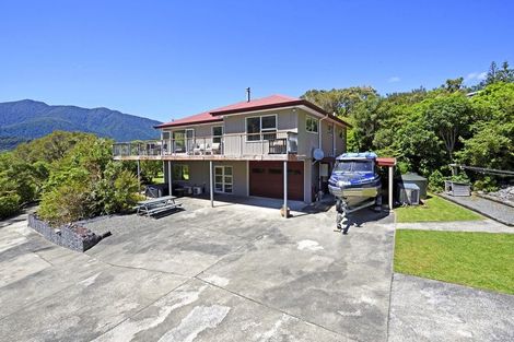 Photo of property in 3218 Archers Road, Tennyson Inlet, Rai Valley, 7195