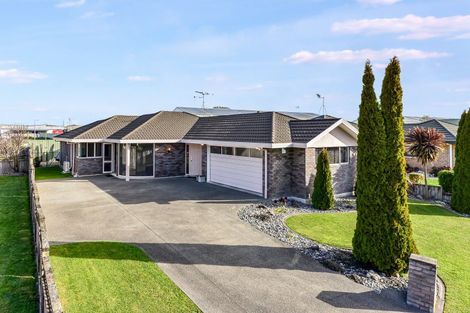 Photo of property in 33 Hastings Place, Hamilton Lake, Hamilton, 3204