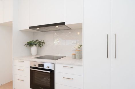 Photo of property in 14b Waimumu Road, Massey, Auckland, 0614