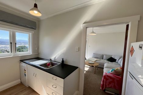 Photo of property in 94 Sutherland Road, Melrose, Wellington, 6023