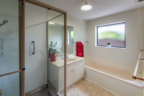 Photo of property in 2/180 Hawthornden Road, Avonhead, Christchurch, 8042