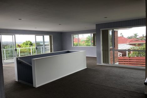 Photo of property in 25 The Crest, Sunnyhills, Auckland, 2010