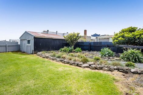 Photo of property in 39 Domett Street, Opunake, 4616