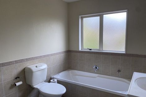 Photo of property in 22 Maypark Crescent, Flat Bush, Auckland, 2016